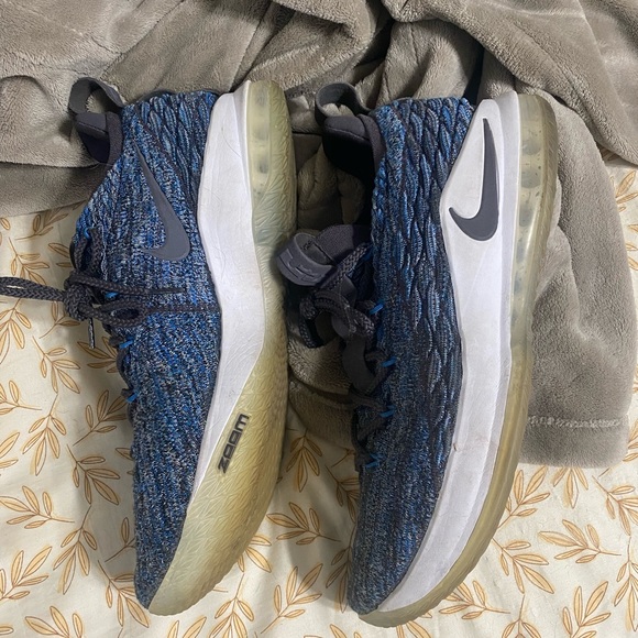 Mens nike shoes - Picture 2 of 2